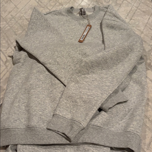 SKIMS Auth Gray Sweatshirt and Sweatpants Set NWT - Picture 3 of 8
